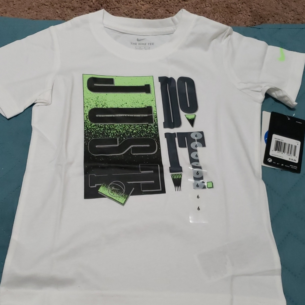 🦔 3/ $15 🦔 Nike Shirt